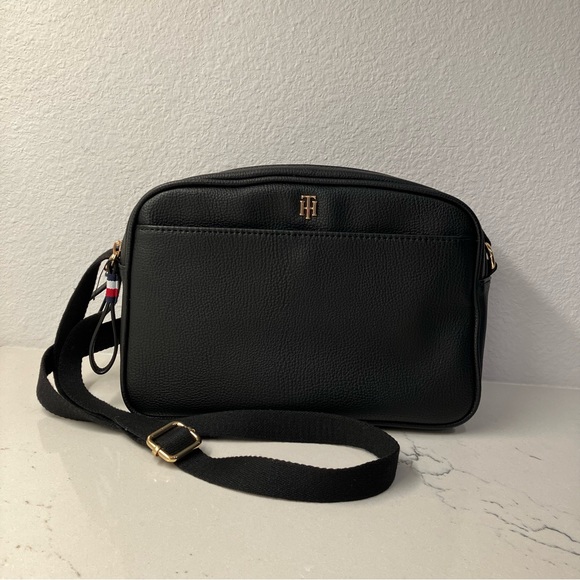 Tommy Hilfiger purse - Picture 1 of 7